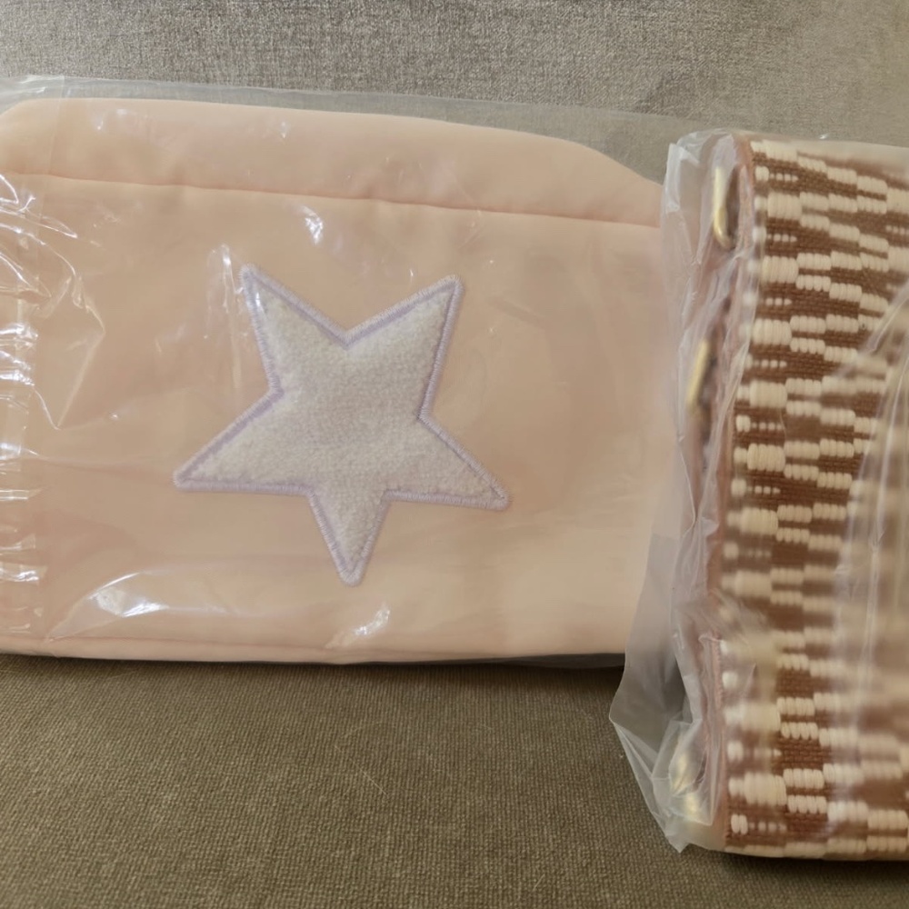 Bloc bag  in ivory w/ white star & adjustable crossbody or shoulder  strap NEW - Picture 13 of 16